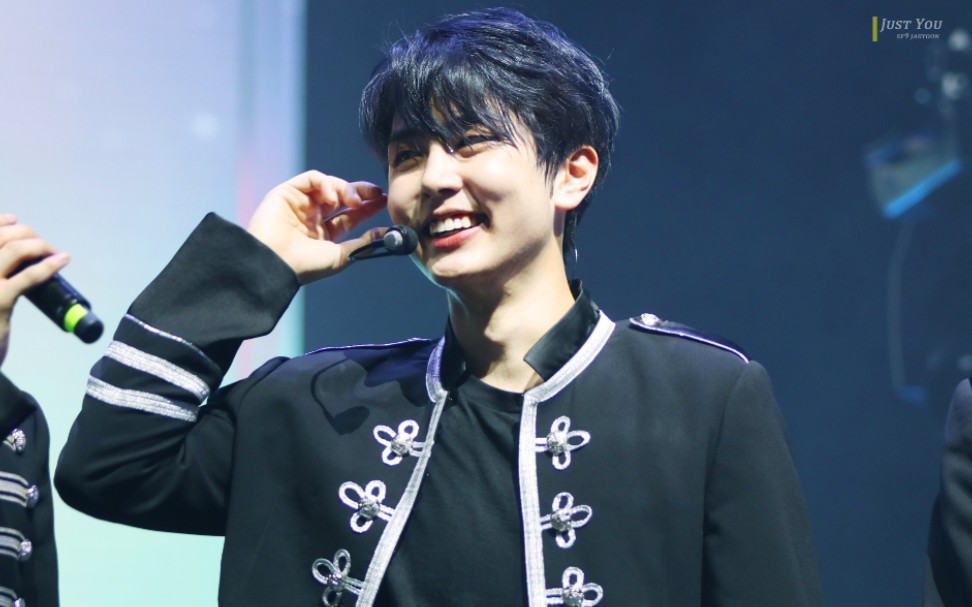 sf9李在允ttrundevilrun不愧是女团预备成员扭起来