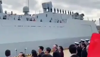 果然，兔子的军舰一出远门就变大…