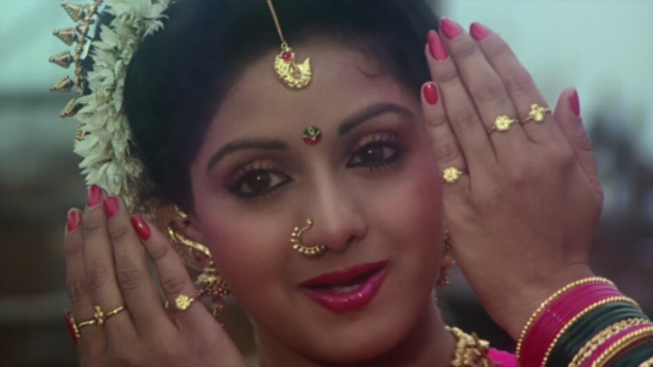 【印度歌舞翻译】sridevi希里黛玉经典歌舞-白雪公主与七个老矮人