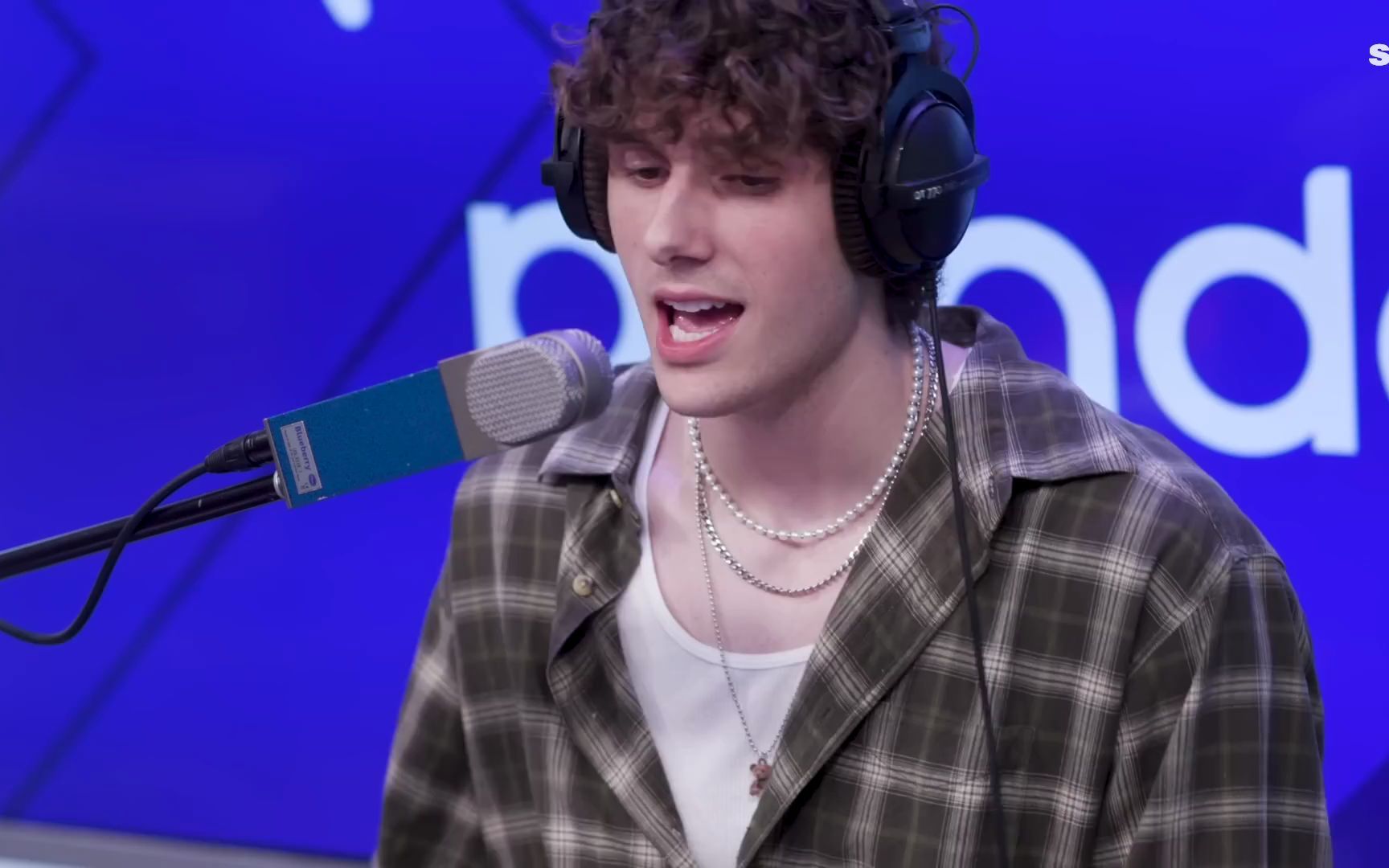 [图]JVKE — Golden Hour [Live @ SiriusXM]