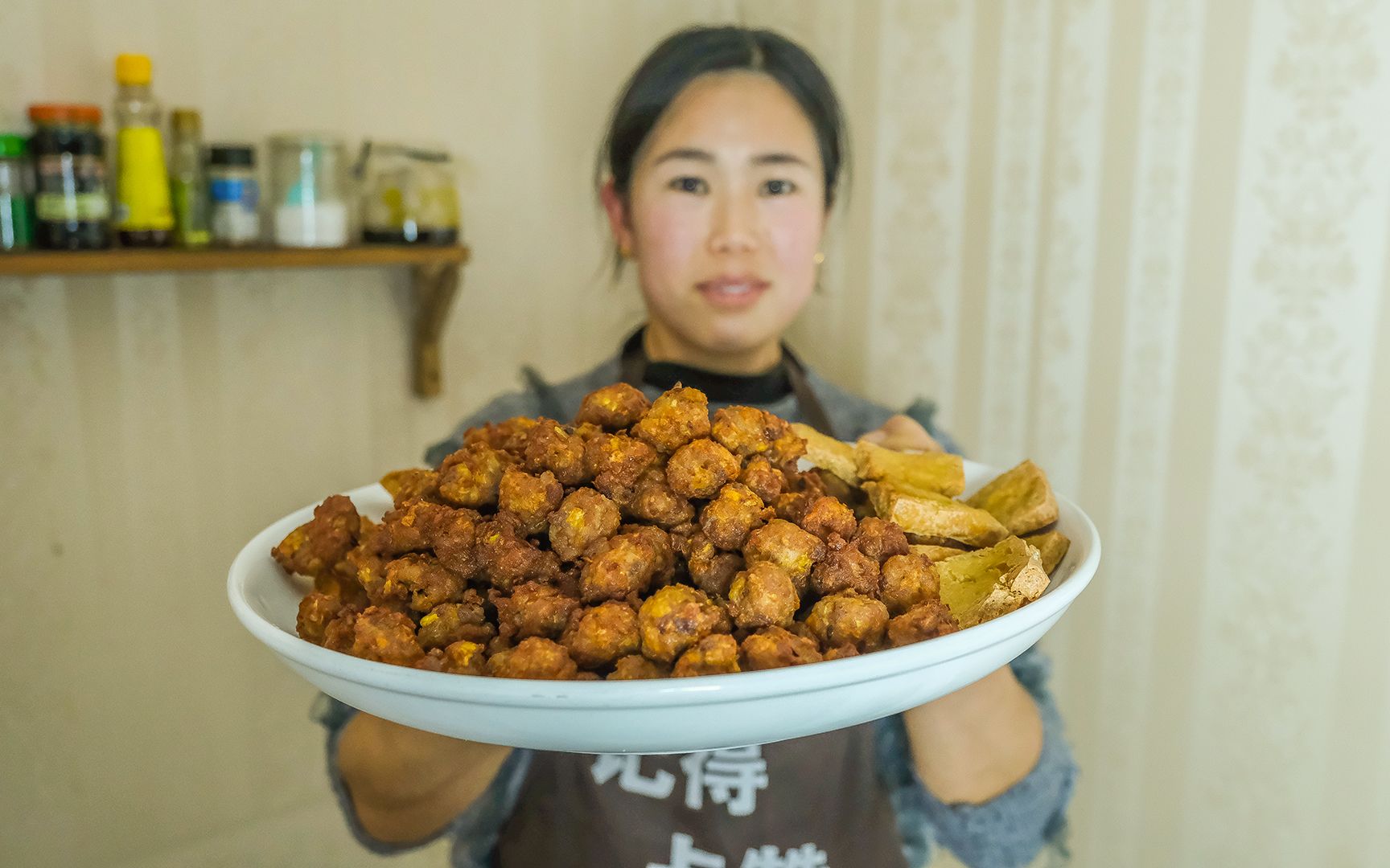 小勇炸猪肉丸子,三斤猪肉炸一大盘,嚼起来外酥里软,真的好吃哦哔哩哔哩bilibili