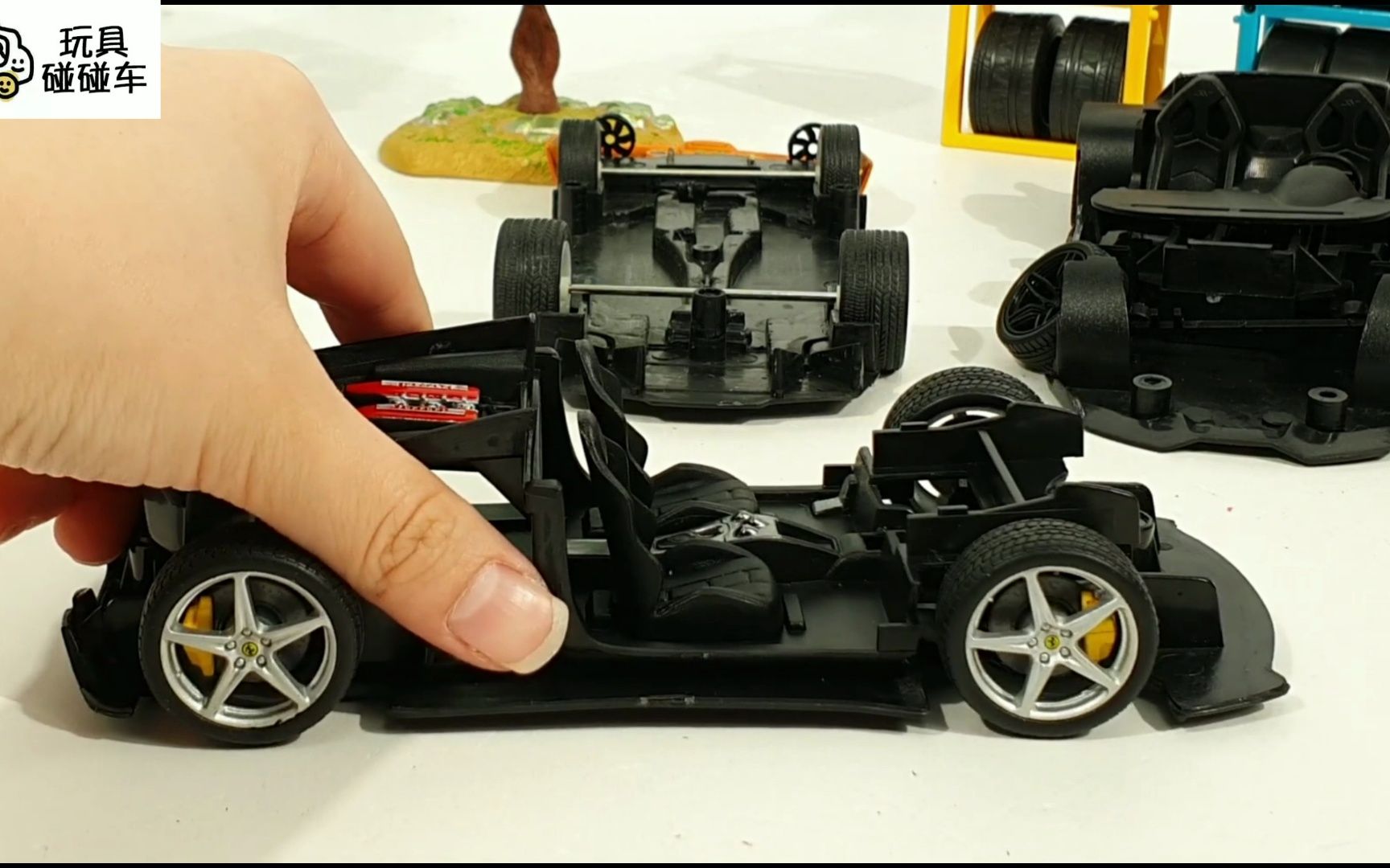 汽车拼装玩具闪亮登场 速度比赛正式开启