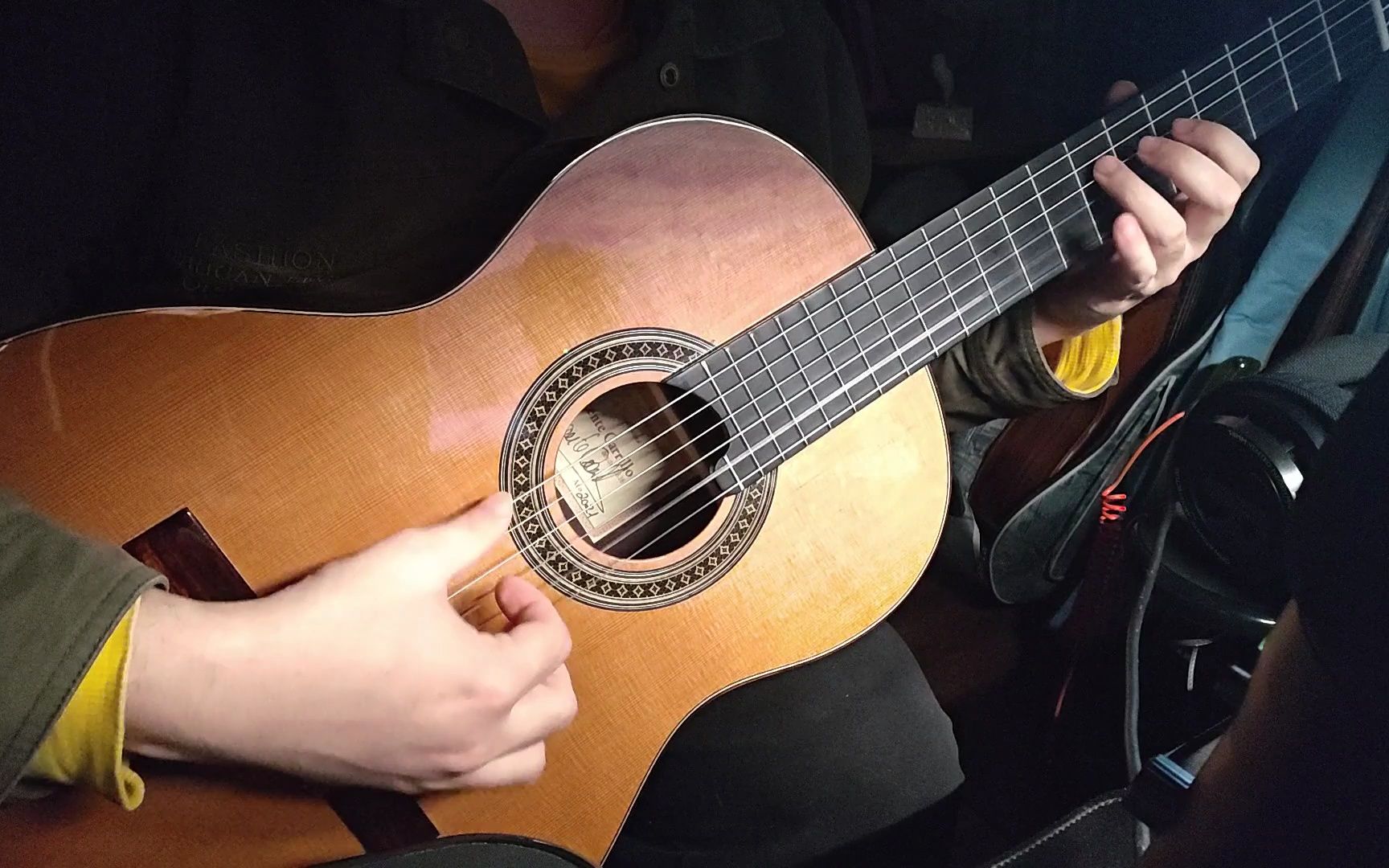 新到的斯摩曼结构古典吉他