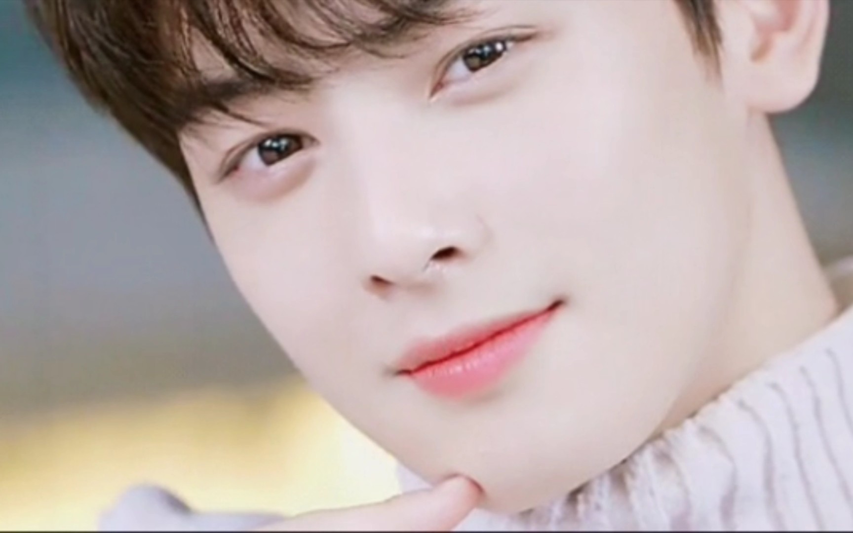 车银优因为所以我觉得帅哥什么表情都好看