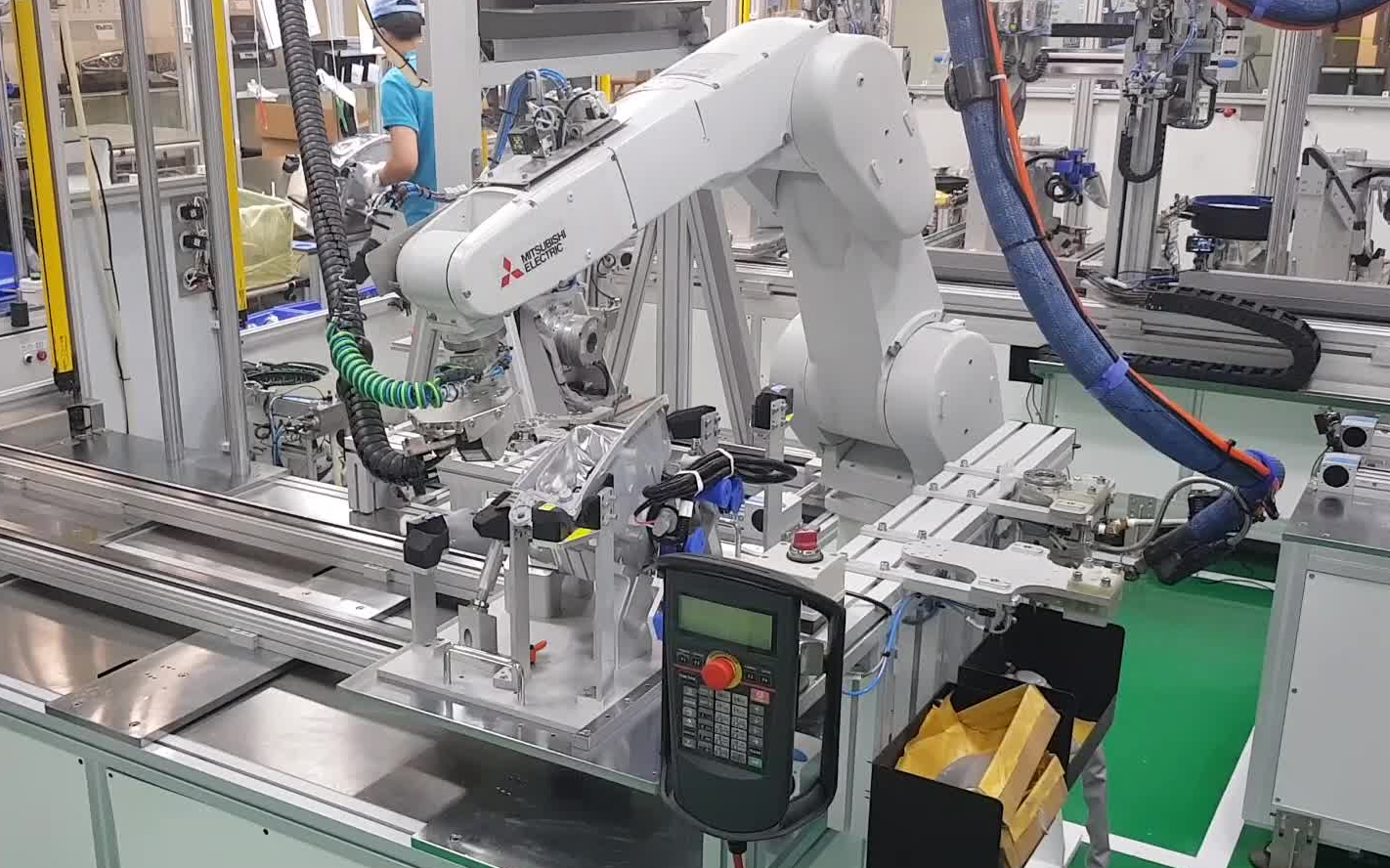 【三菱电机自动化】fr系列机械手 涂胶作业演示_哔哩哔哩 (゜-゜)つロ