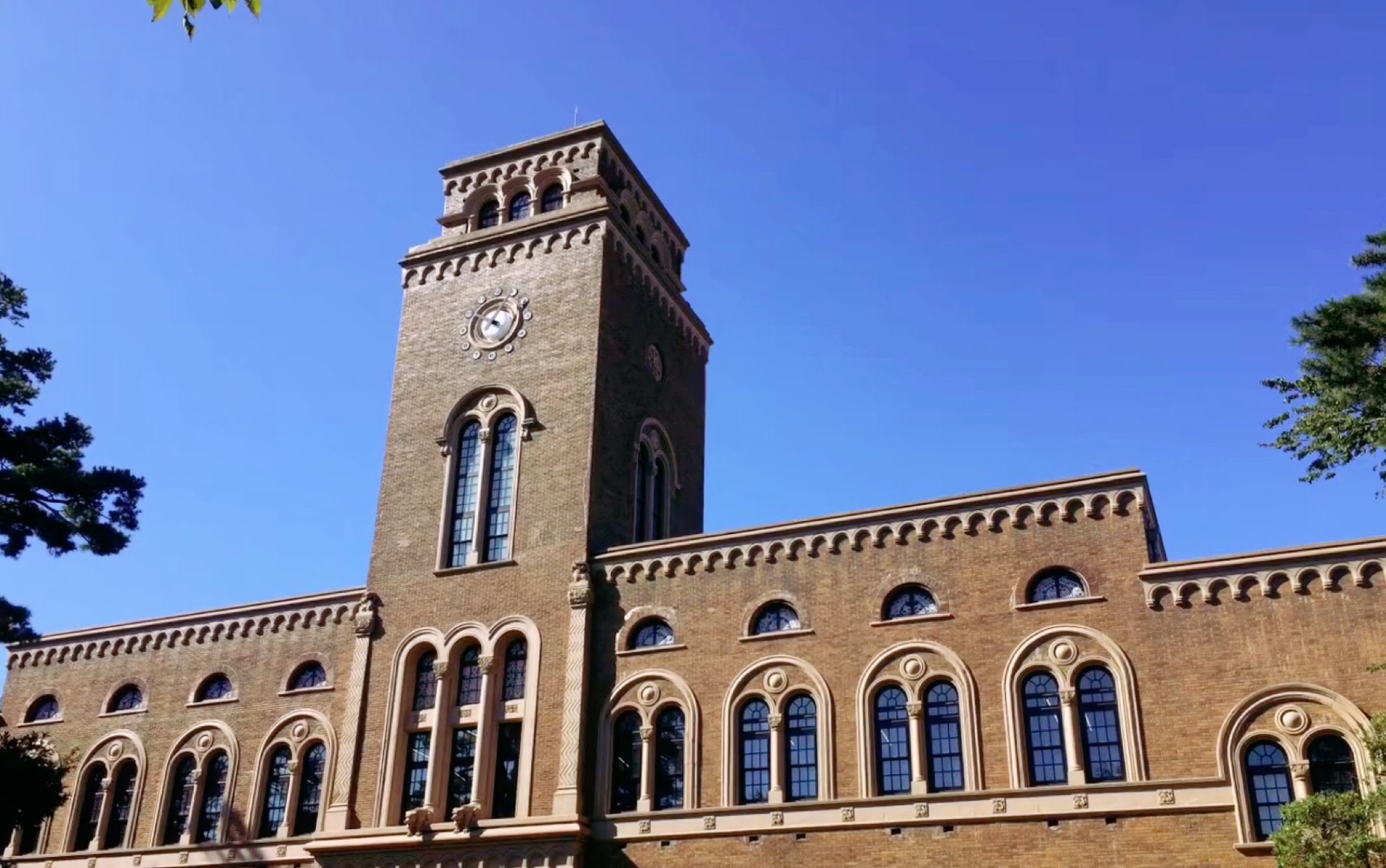 一桥大学的寒冬与炎夏,大雪和樱花