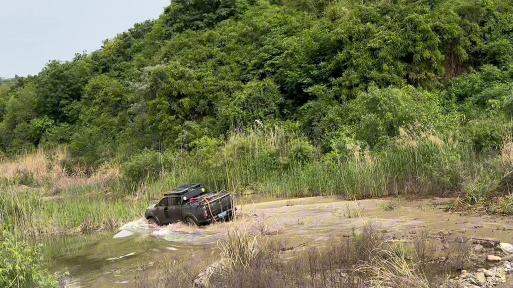 翻山越岭 跋山涉水 一代比一代"狠"