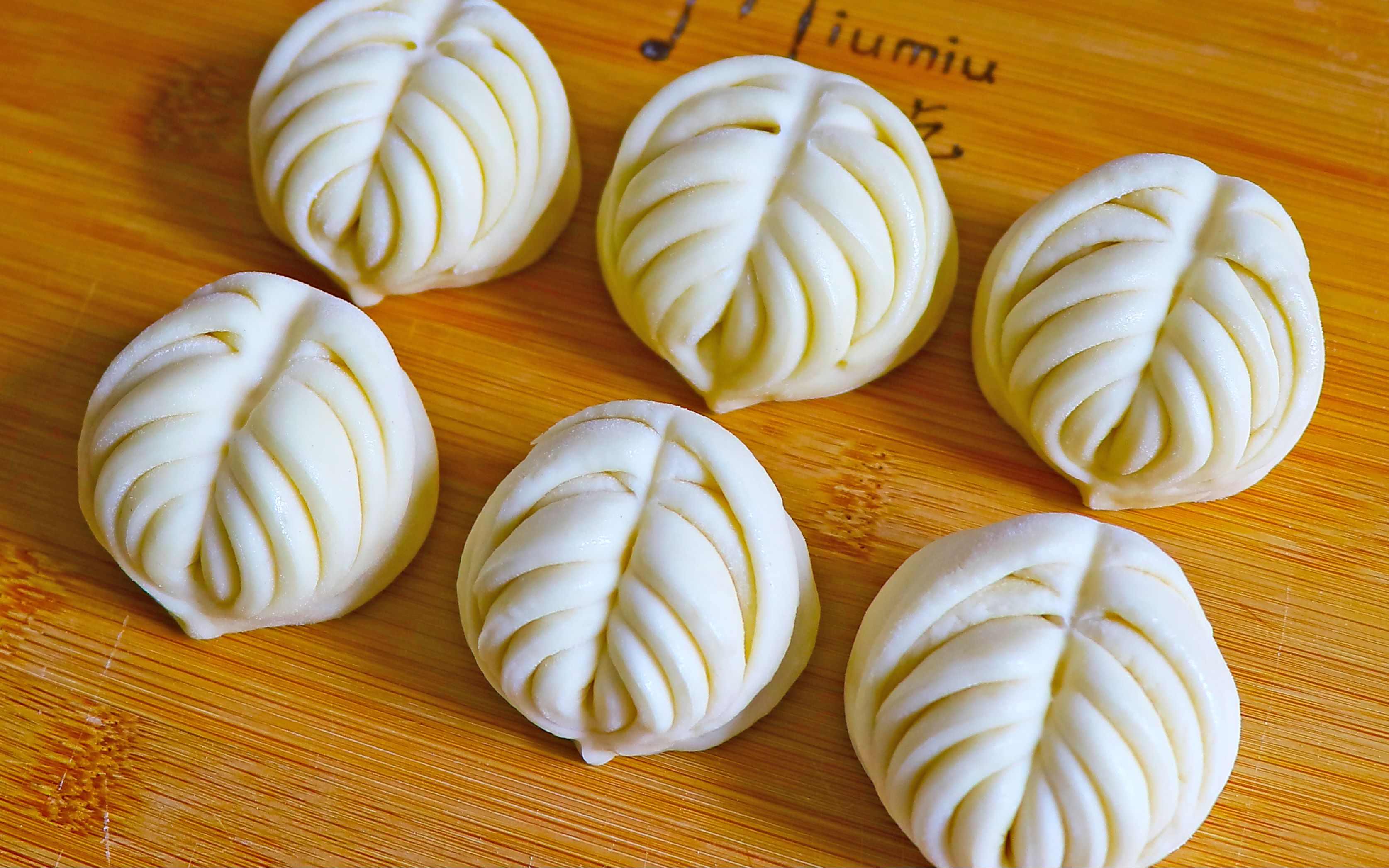 面粉别只会做馒头了,教你做一款创意花卷,简单新颖好看好吃