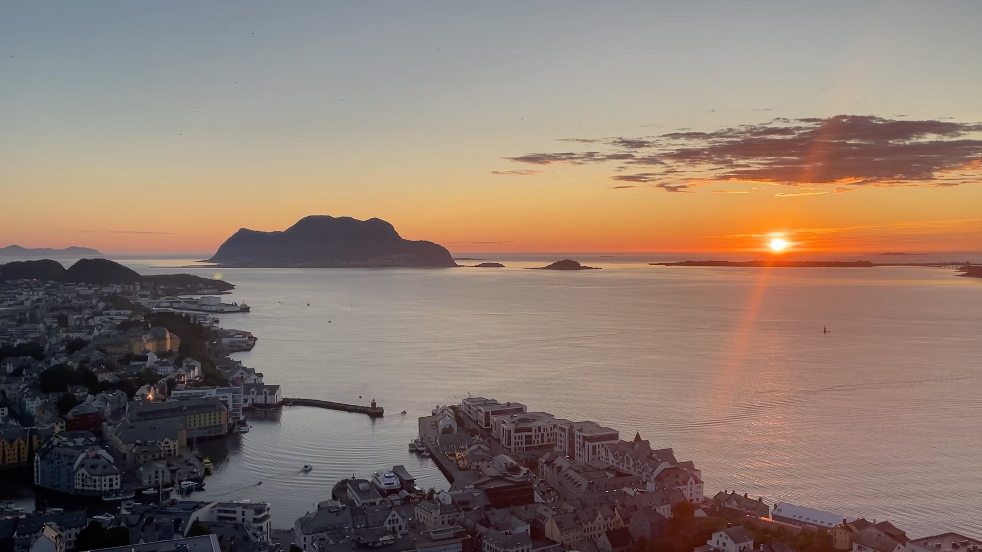 挪威奥勒松小镇落日