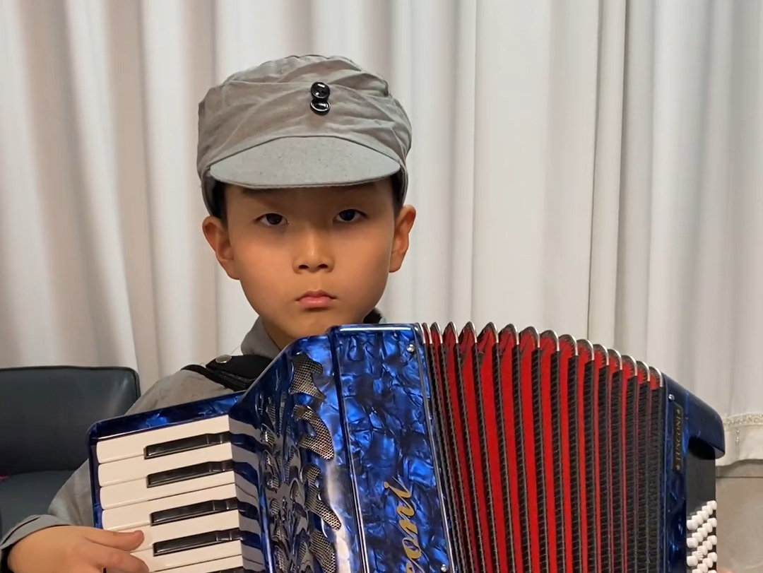 手风琴独奏《中国人民解放军军歌》