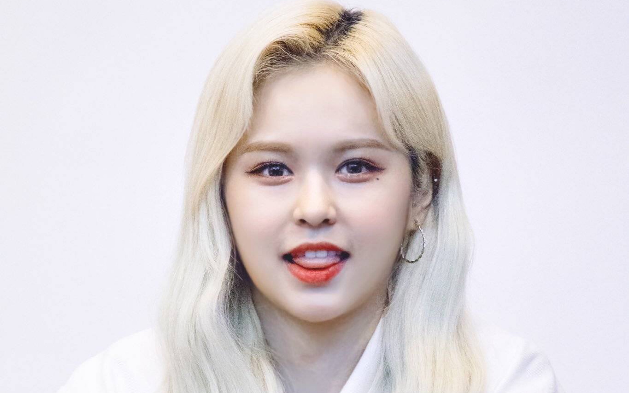 【everglow】来听听everglow的主rape:u朴智媛唱歌时的声音吧