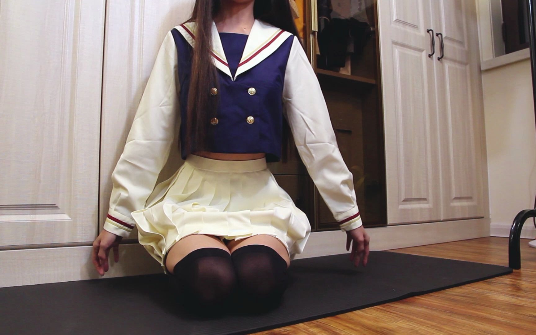 开箱jk服试穿甜美水手服配上长筒黑丝袜穿这个逛街太甜了吧