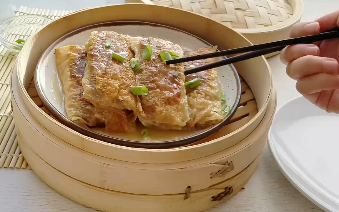 早餐吃个小姐姐做的腐皮卷,刚刚蒸出锅的,热气腾腾(04『04)_哔哩
