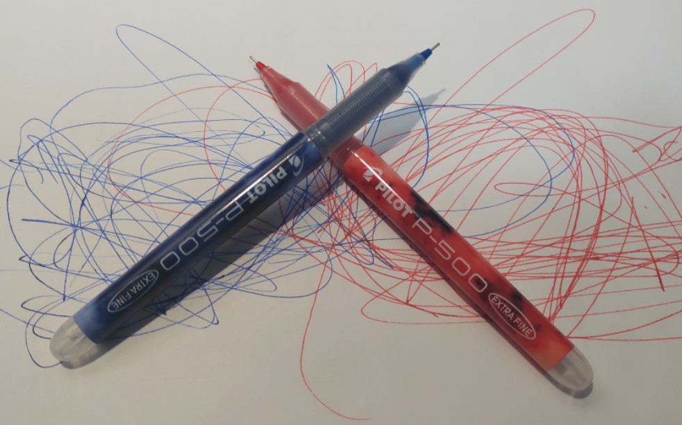 活动作品红笔和蓝笔