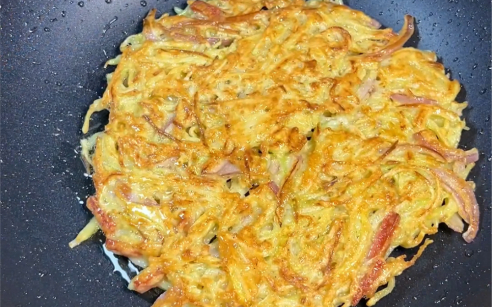 这是我妈做了二十几年的萝卜土豆丝煎饼做法，外焦里嫩，简单又健康