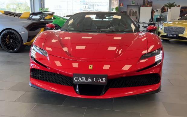 这个新款敞篷超跑你认识吗?法拉利?sf90?