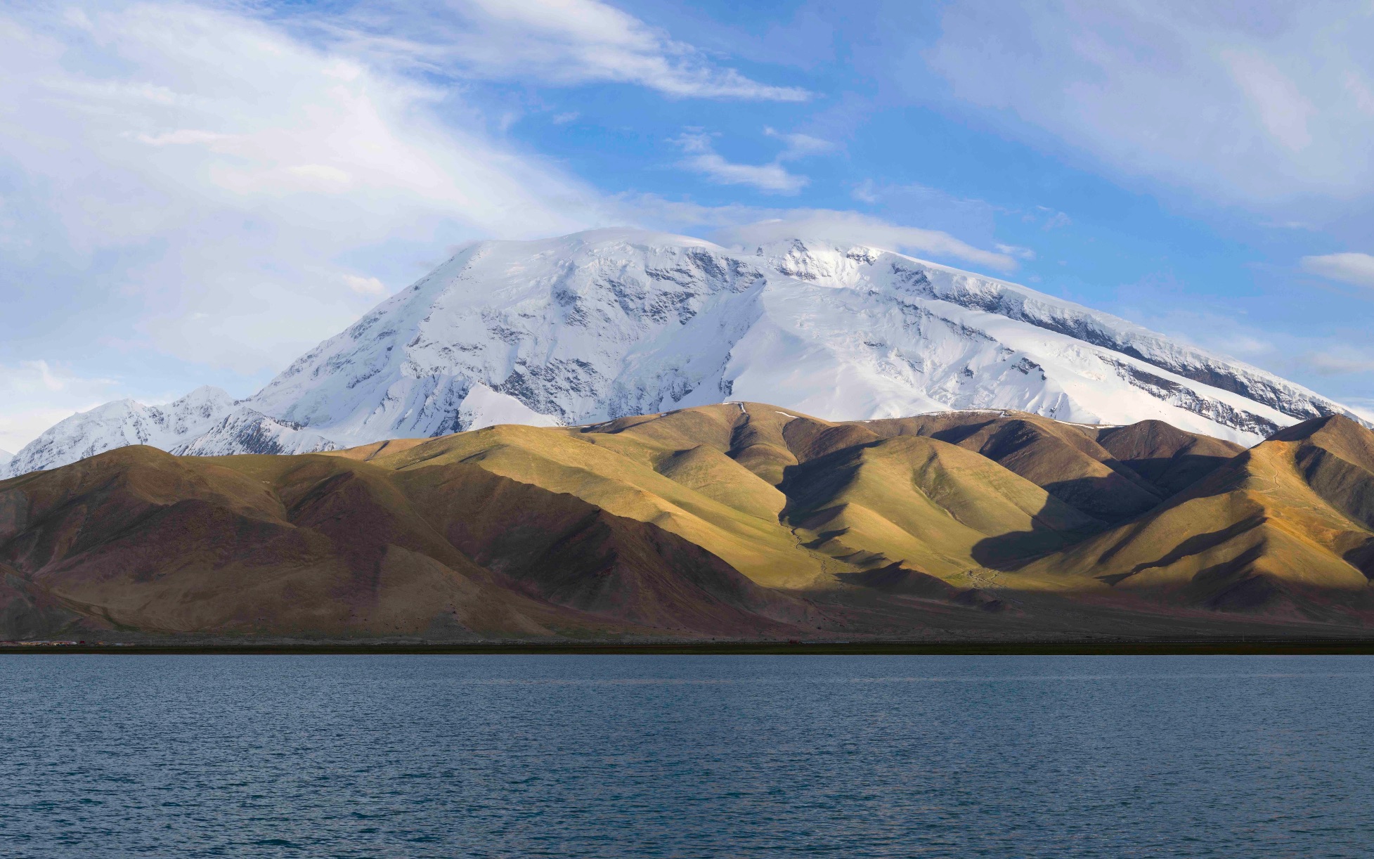 用哈苏拍下最美的日照金山吧|【4k杜比视界】新疆旅行 雪山篇part1