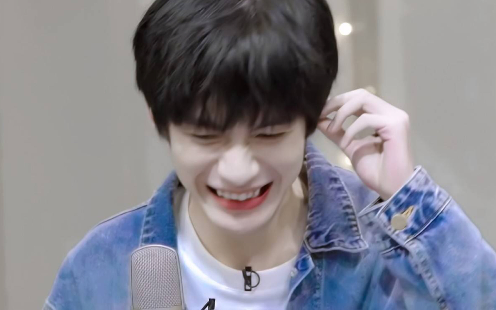 活动作品张颜齐牛仔boy的笑容