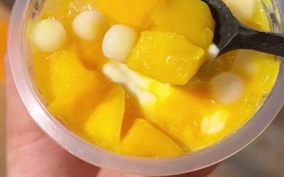 【夜市】杨枝甘露豆花!据说老板是豆花西施!好吃又健康哟