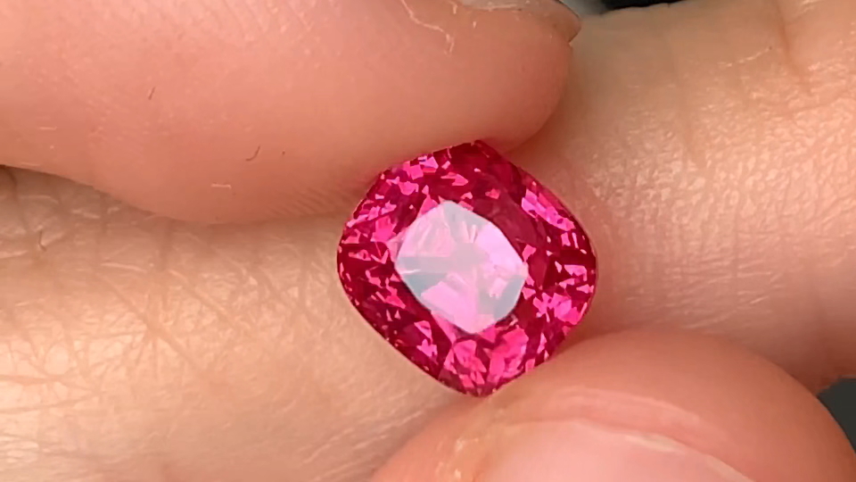 3ct 缅甸天然无烧橙粉色尖晶石