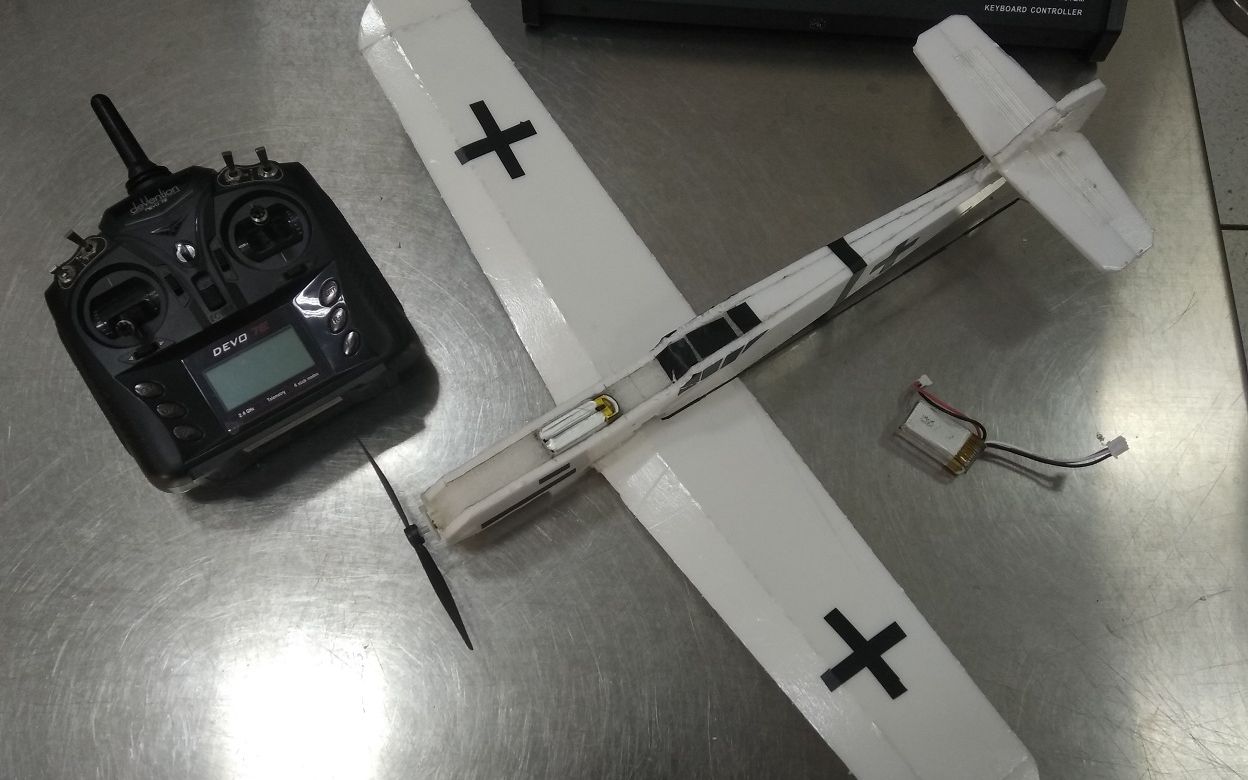 【微型航模】 自制2s空心杯动力的bf109战斗机_哔哩哔哩_bilibili