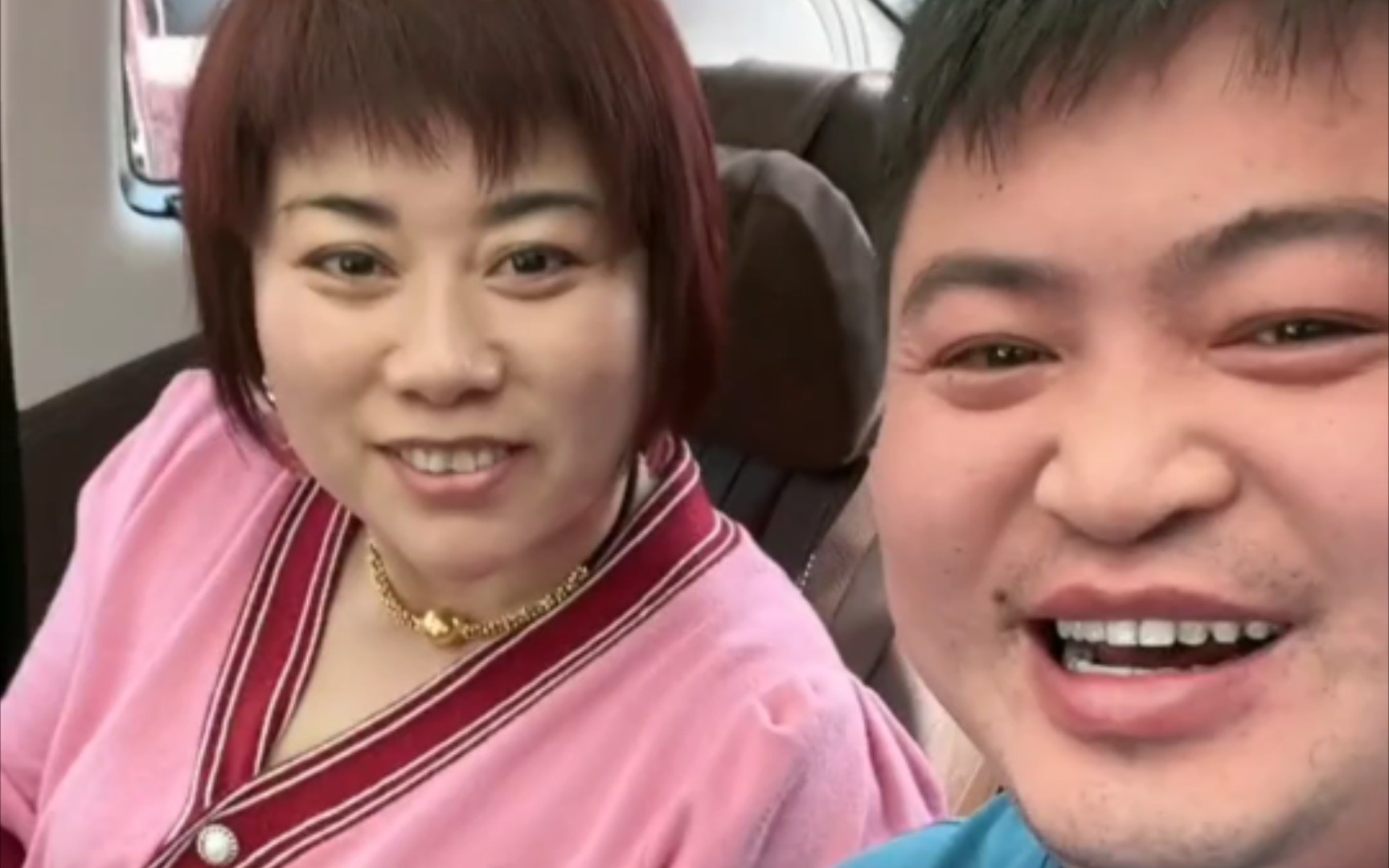 ok了,丽丽提车奔驰e300,成功牛头人刀哥,拿下李红