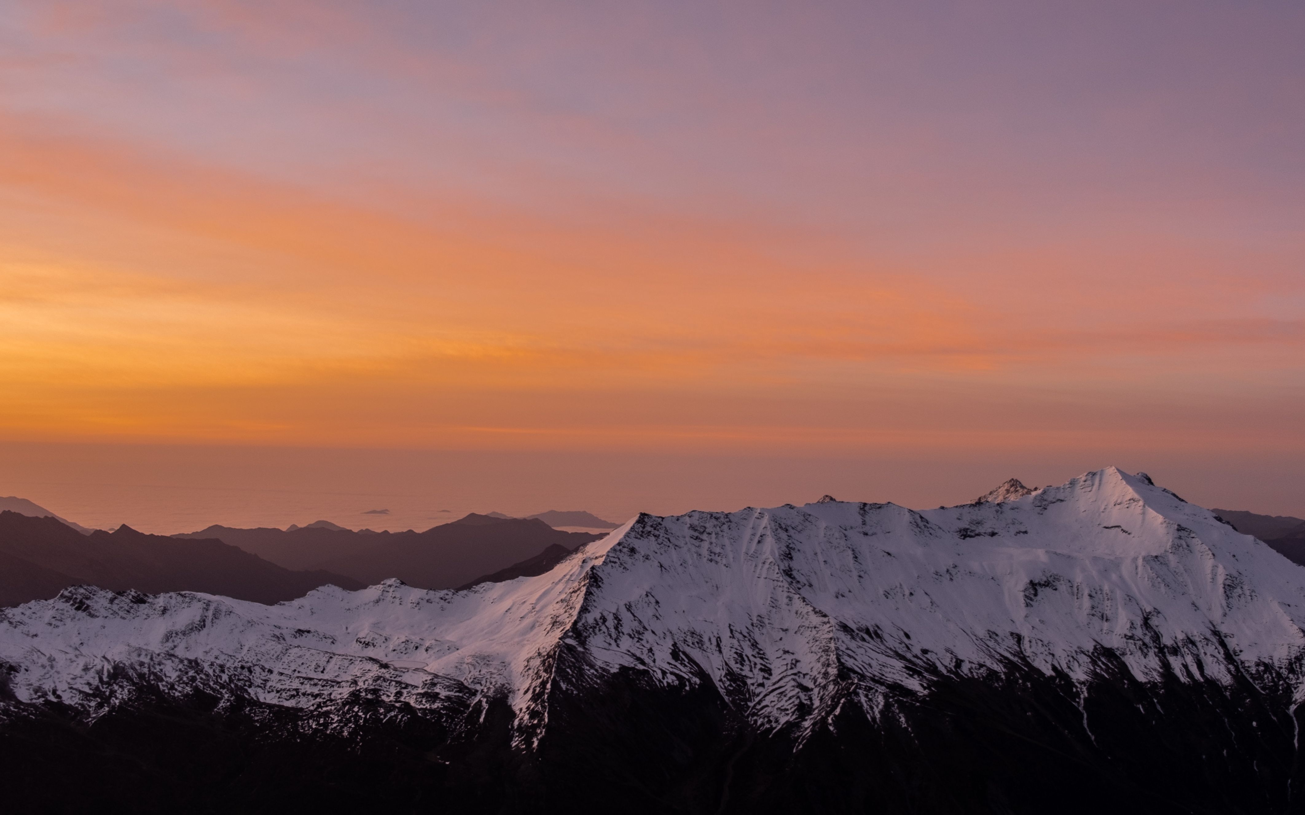 "四姑娘山二峰"