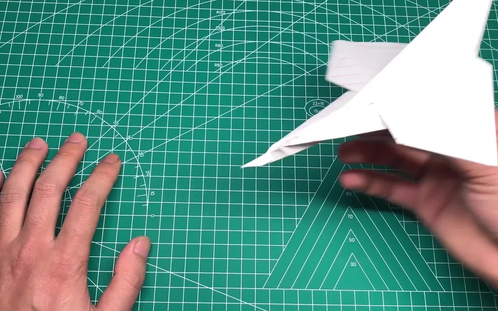 翠鸟纸飞机,长得像鸟,难度不高_哔哩哔哩 (゜-゜)つロ 干杯~-bilibili