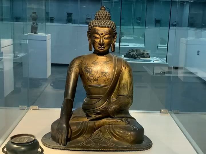 北郊博物馆藏【乾隆宫廷·铜鎏金释迦摩尼】 #宣德炉收藏爱好者 #古代