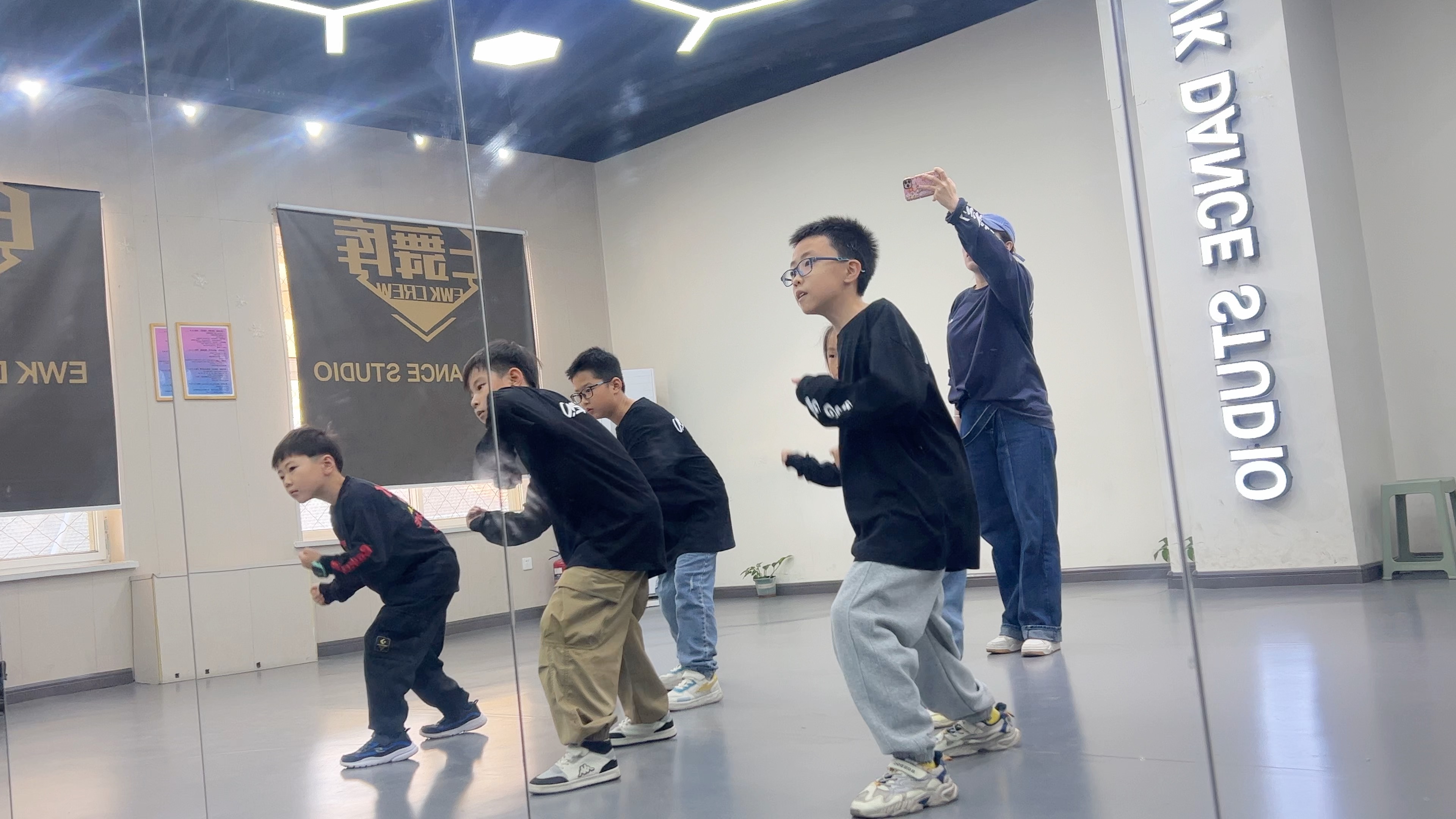 真实的少儿街舞课堂!基本功也可以很帅气!