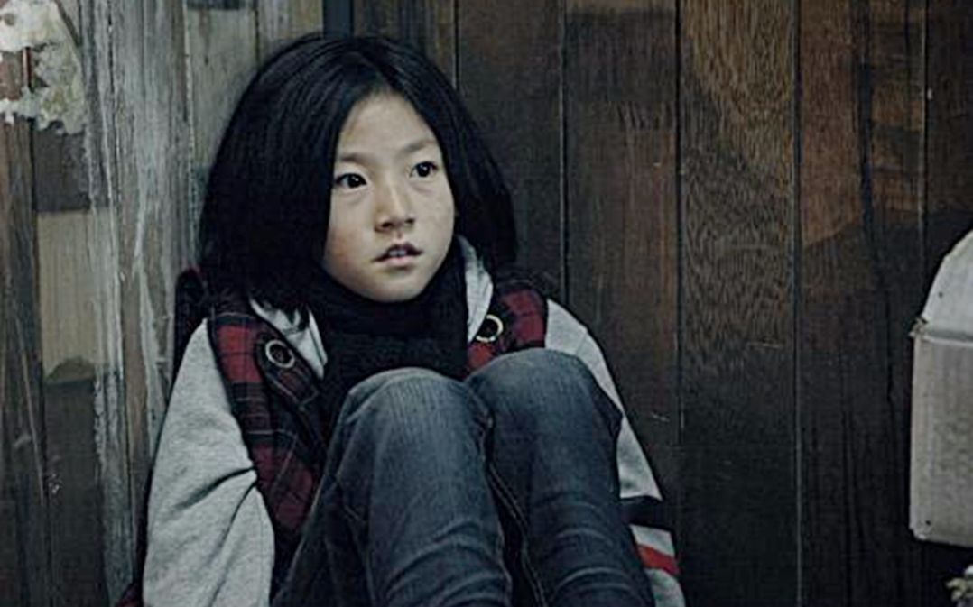 人贩子拐卖女孩后,还要摘取眼角膜,男邻居变身杀手疯狂复仇_哔哩哔哩