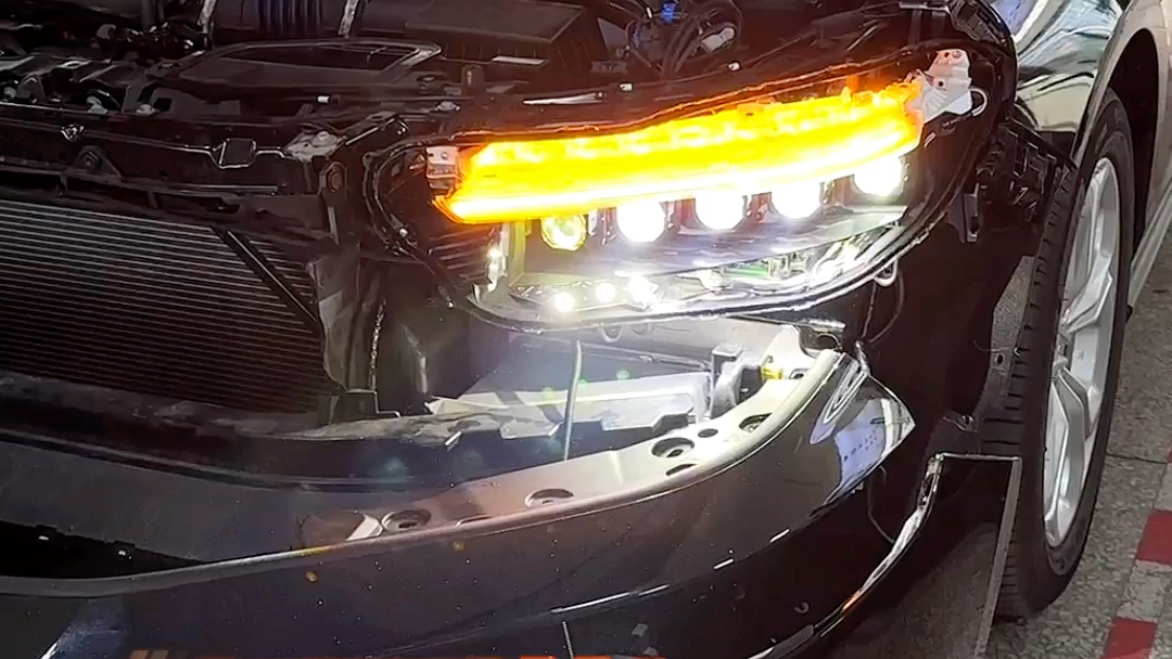 十一代雅阁升级能扫码的矩阵激光大灯全过程来啦!最帅黑武士外观效果!