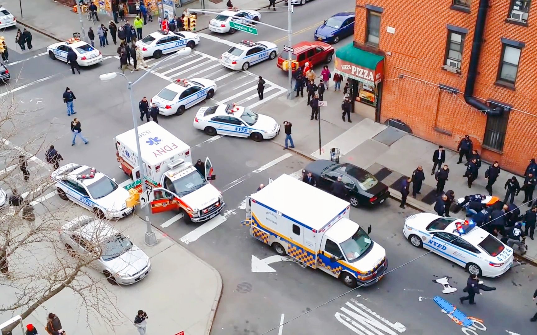 两名nypd警官在布鲁克林被枪击 | 当年大多数还都是雪佛兰黑斑羚警车