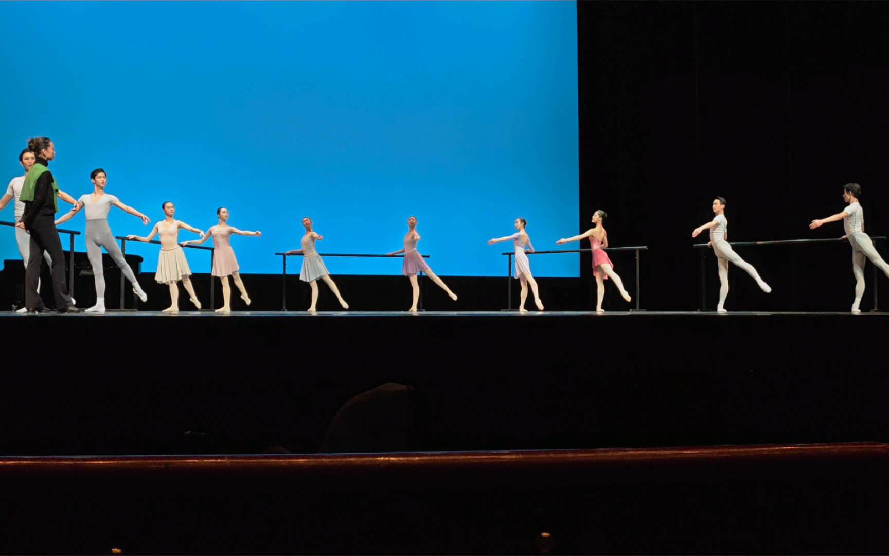 240302天桥剧场中芭《走近芭蕾》课堂 把上frappe组合