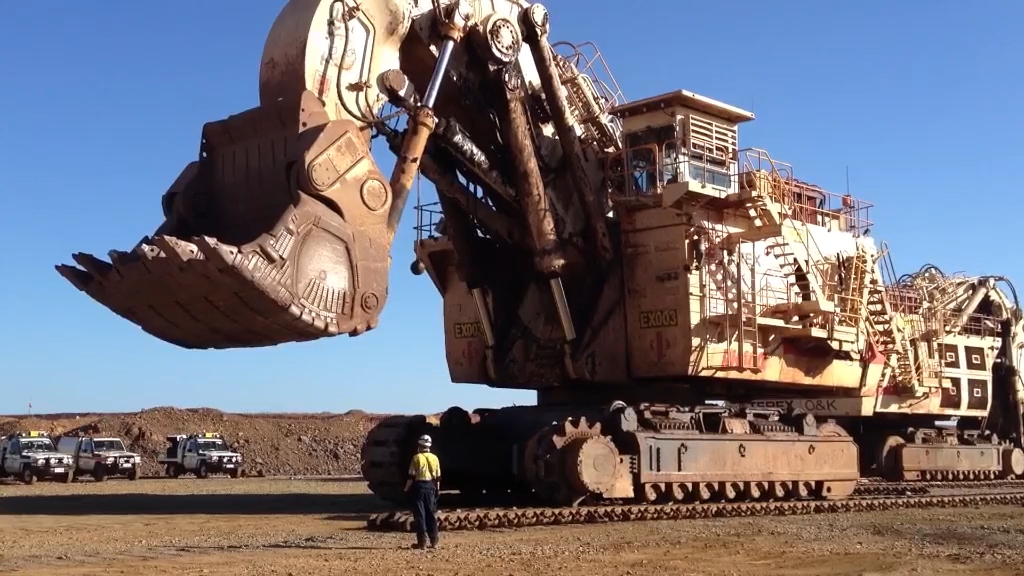 特雷克斯rh400,重约1000多吨,全球仅有6台