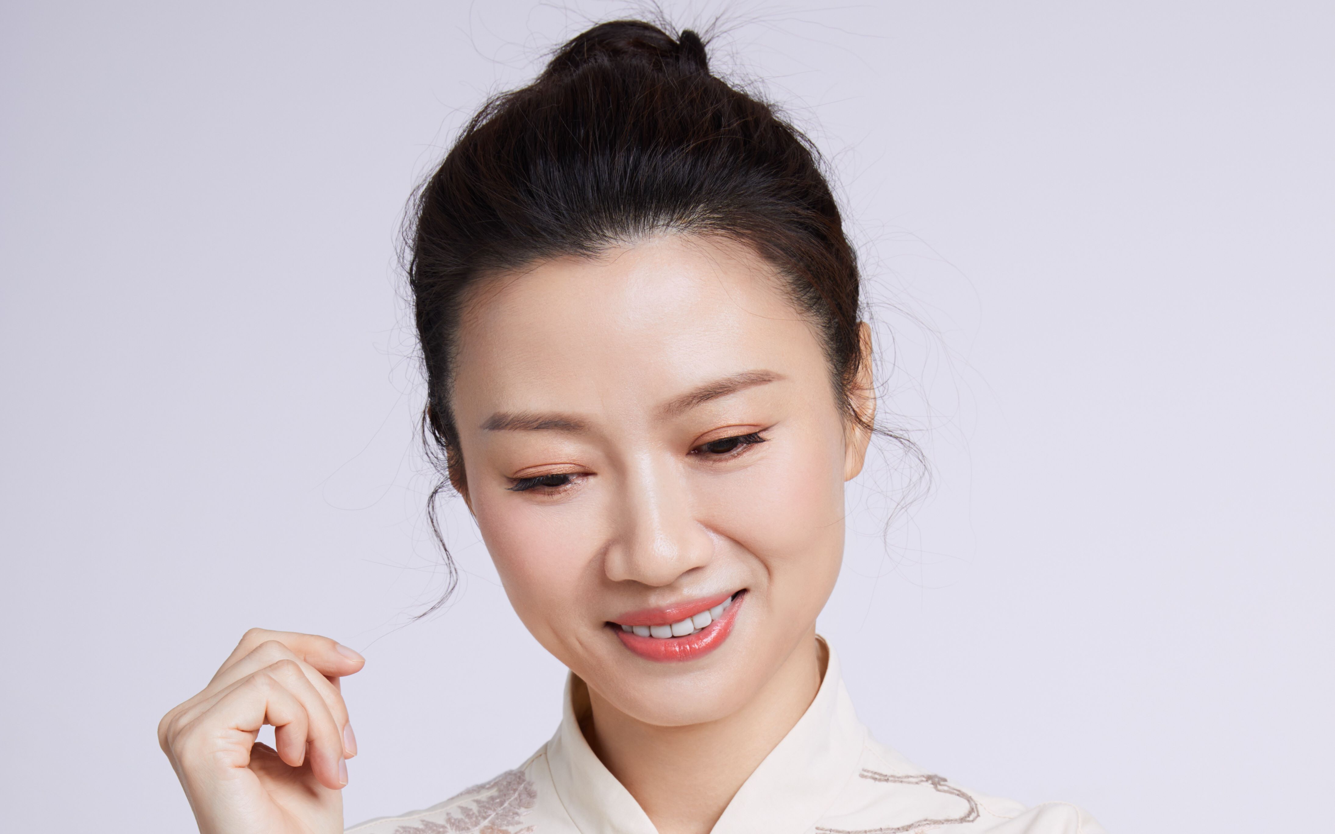 杨雨老师混剪 bgm:《你笑起来真好看》_哔哩哔哩_bilibili