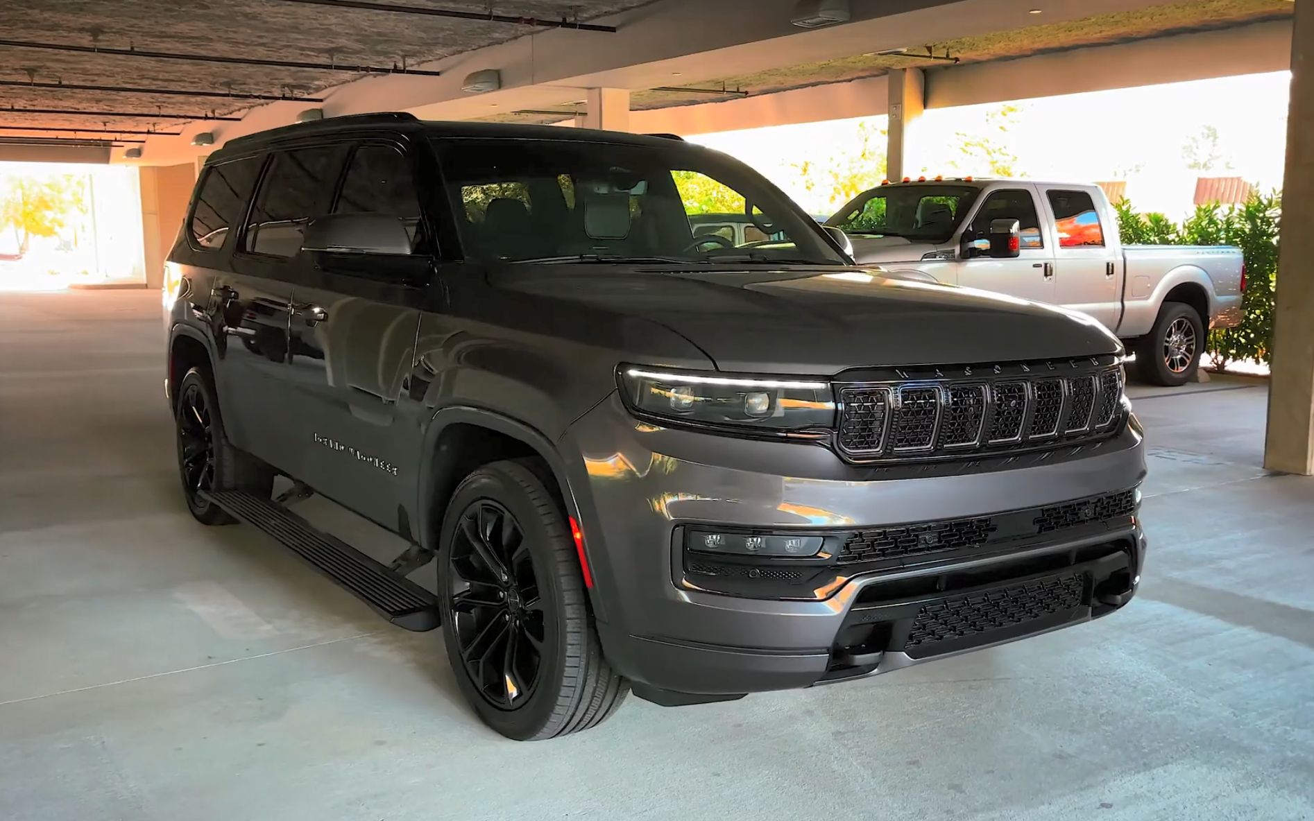 8米,配6.4升v8 8at,2023款吉普wagoneer亮相