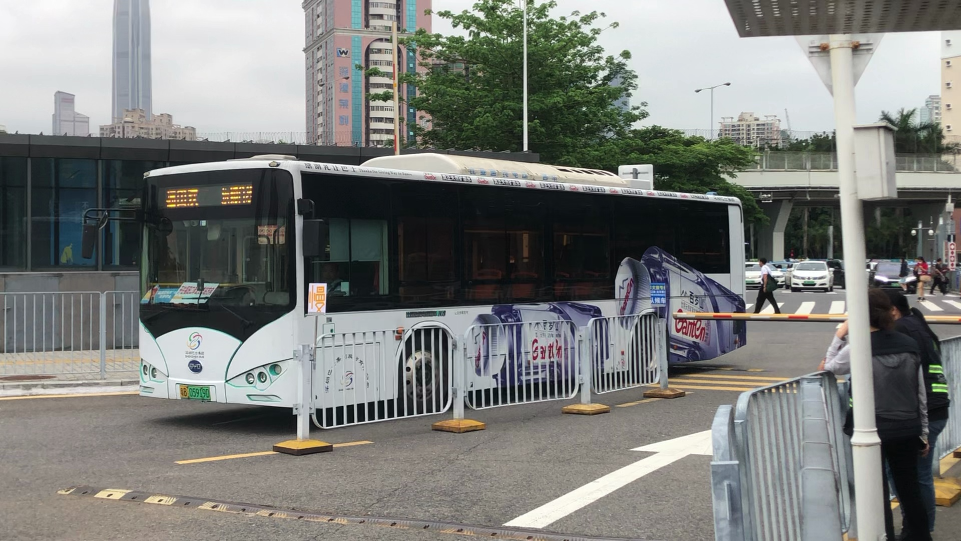 【深圳公交】深圳公交福田欢乐购a线比亚迪k8终到福田口岸公交总站