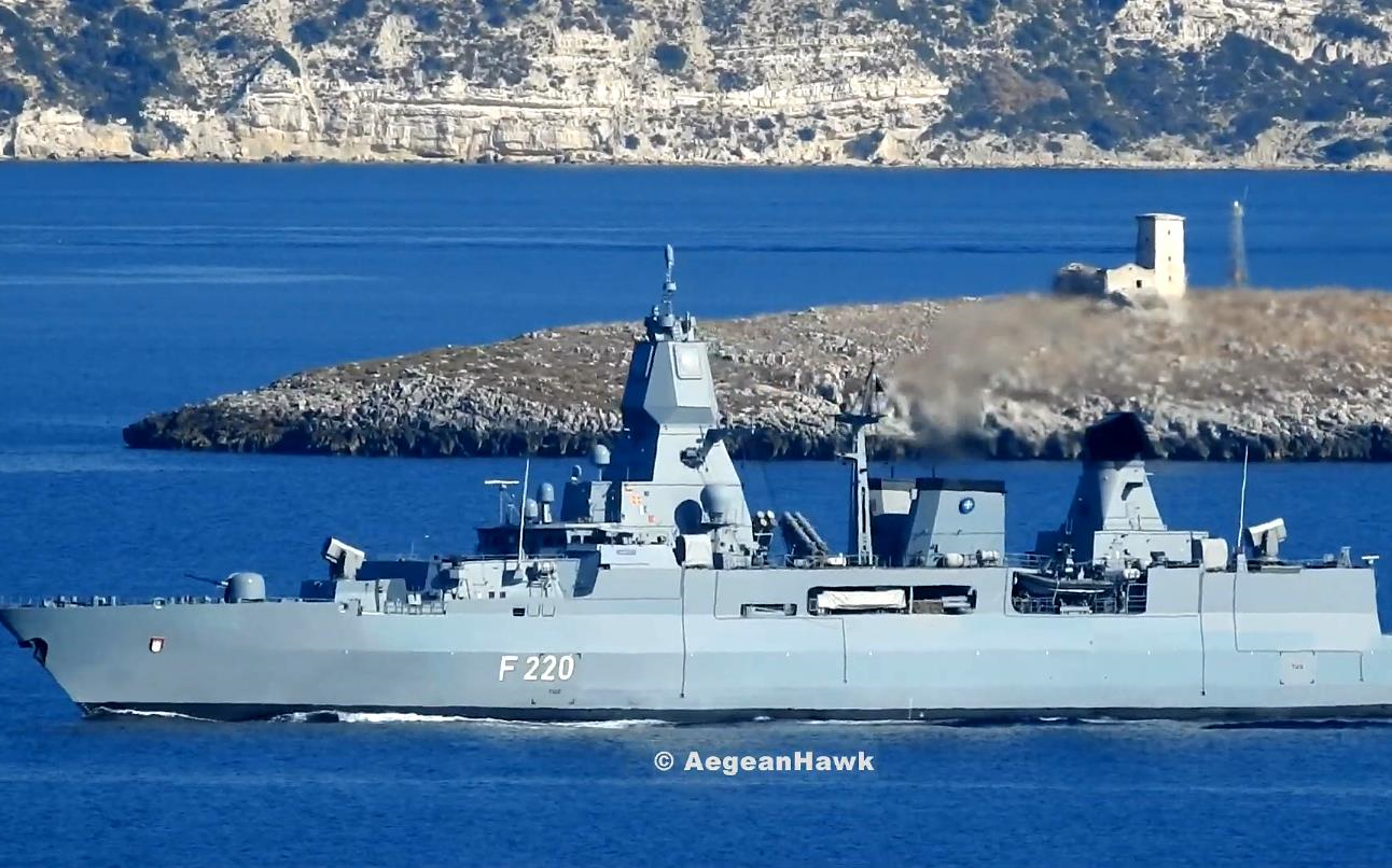【德国海军】萨克森级护卫舰2号舰"汉堡"号(f-220)在希俄斯海峡巡逻