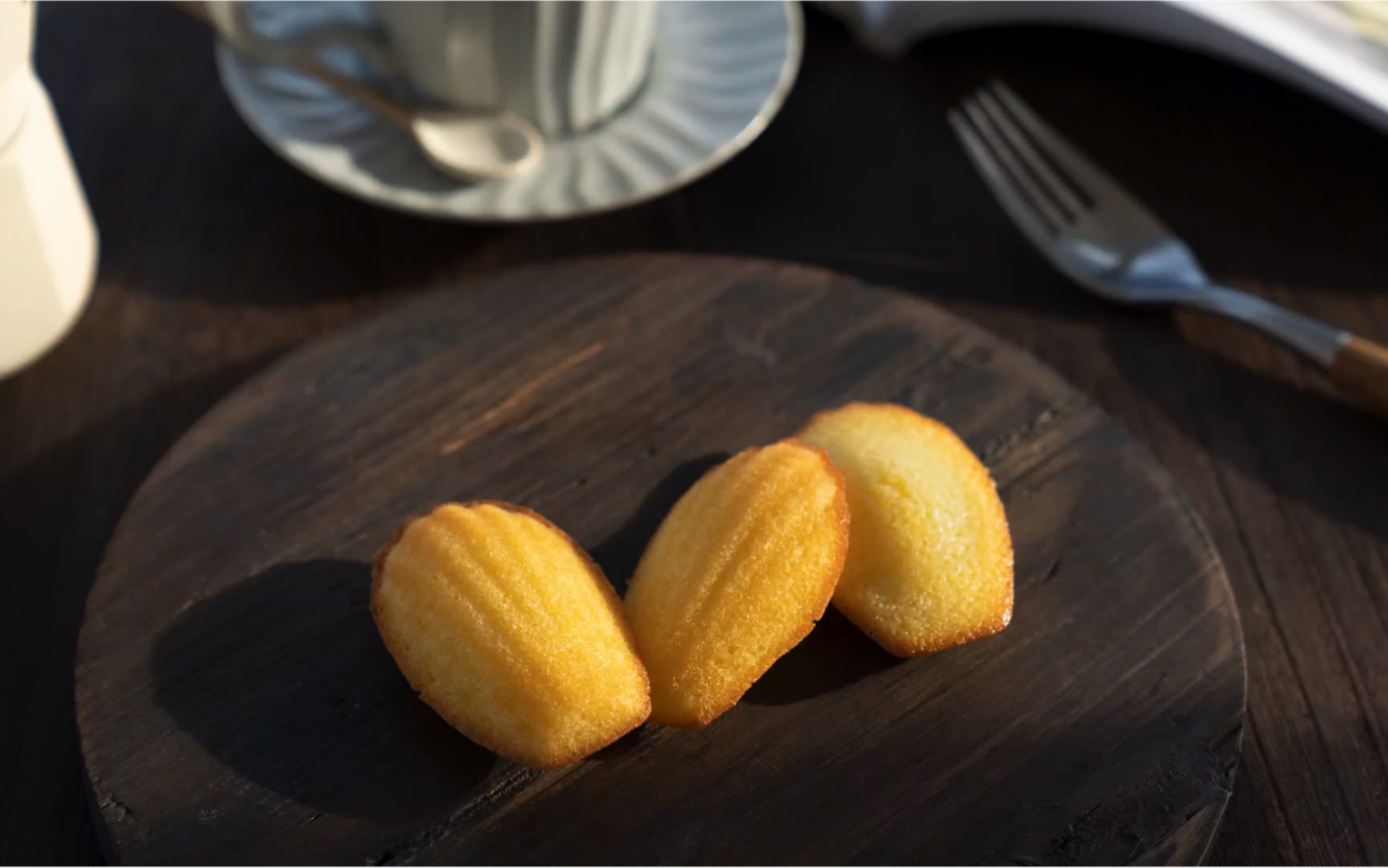 柠檬玛德琳 能够治愈你的从来都不是时间 而是心里的那股释怀和淡然