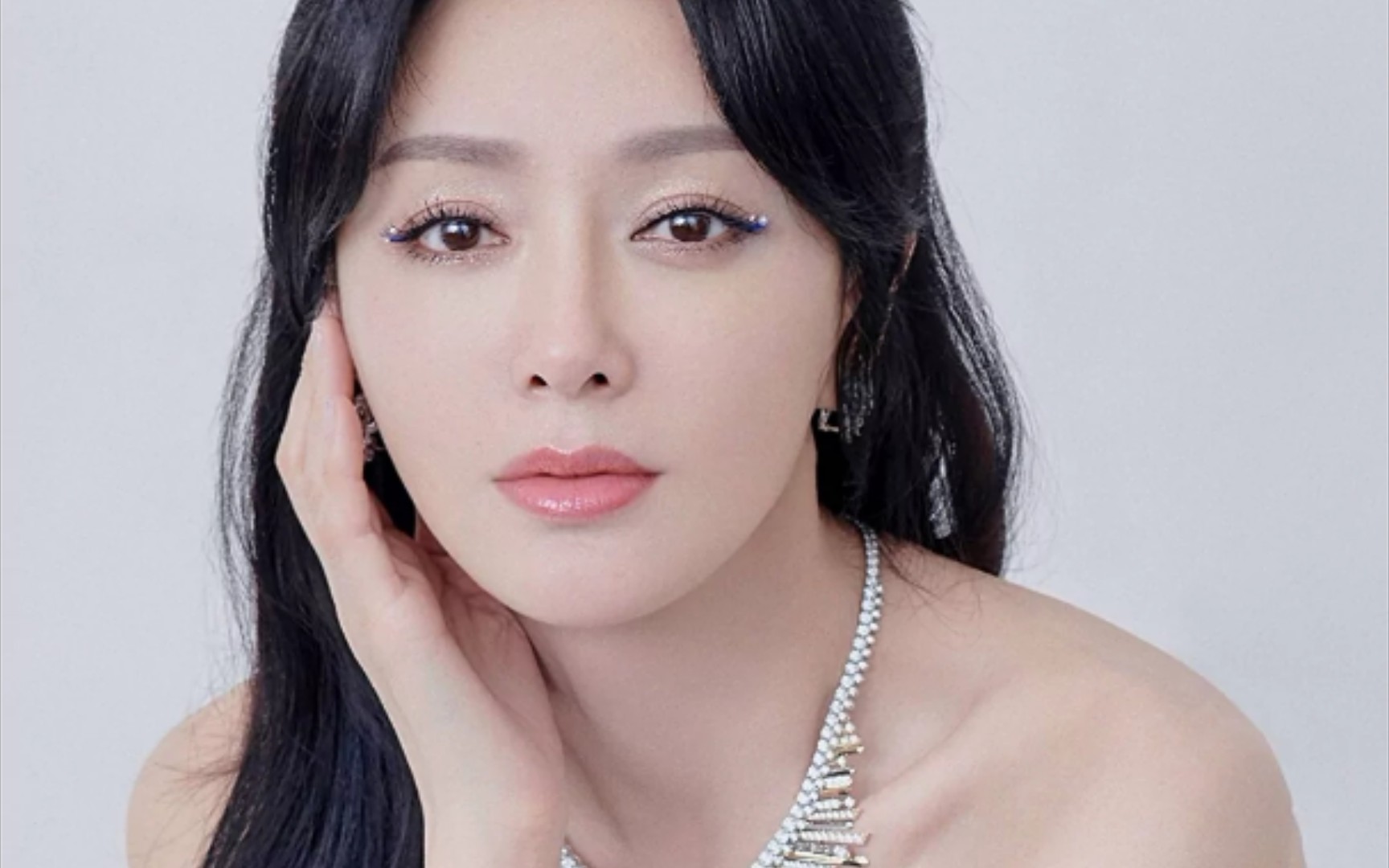 活动  【明星】女人味十足的秦岚