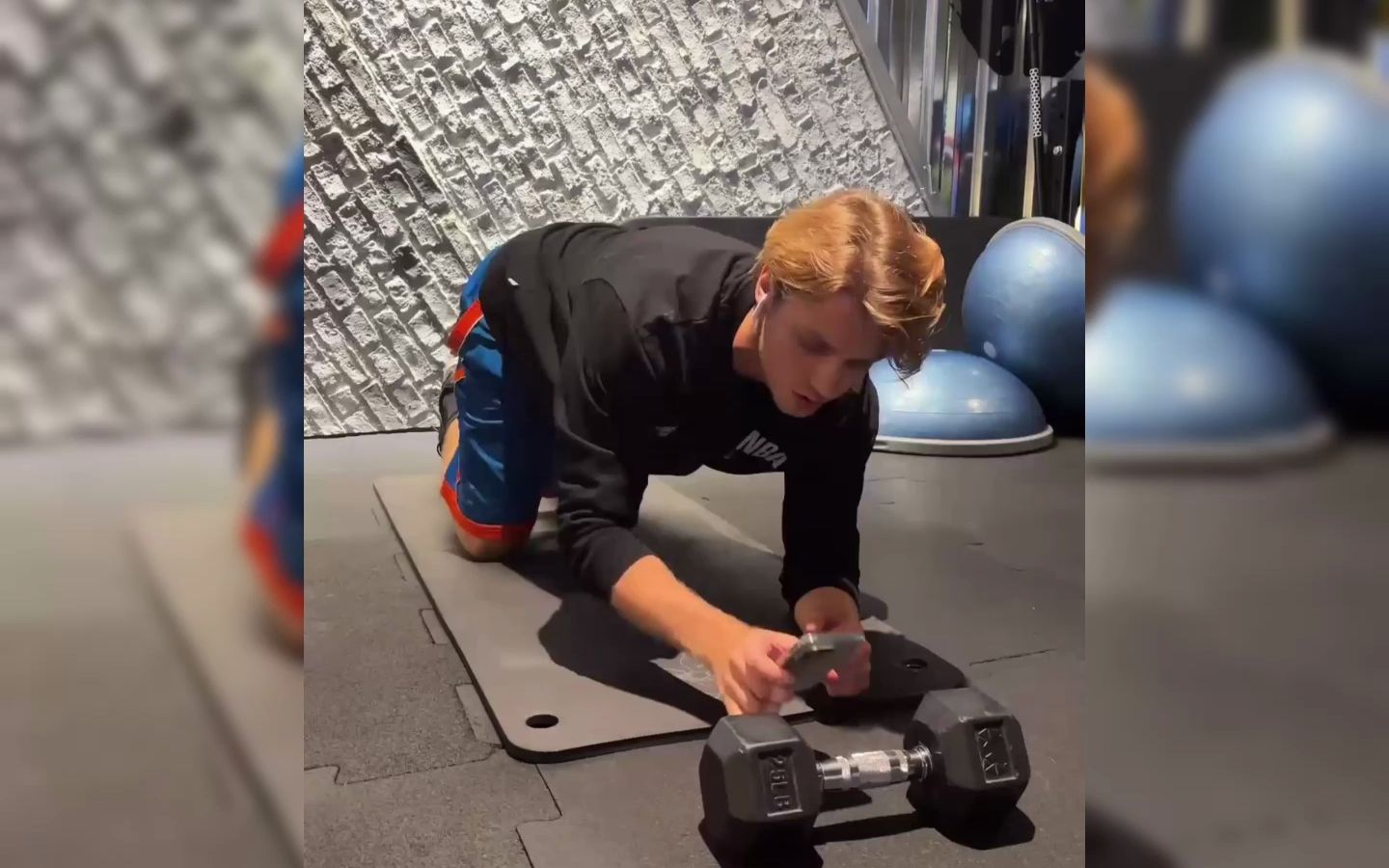 健身平板支撑,简直人间一分支撑一年