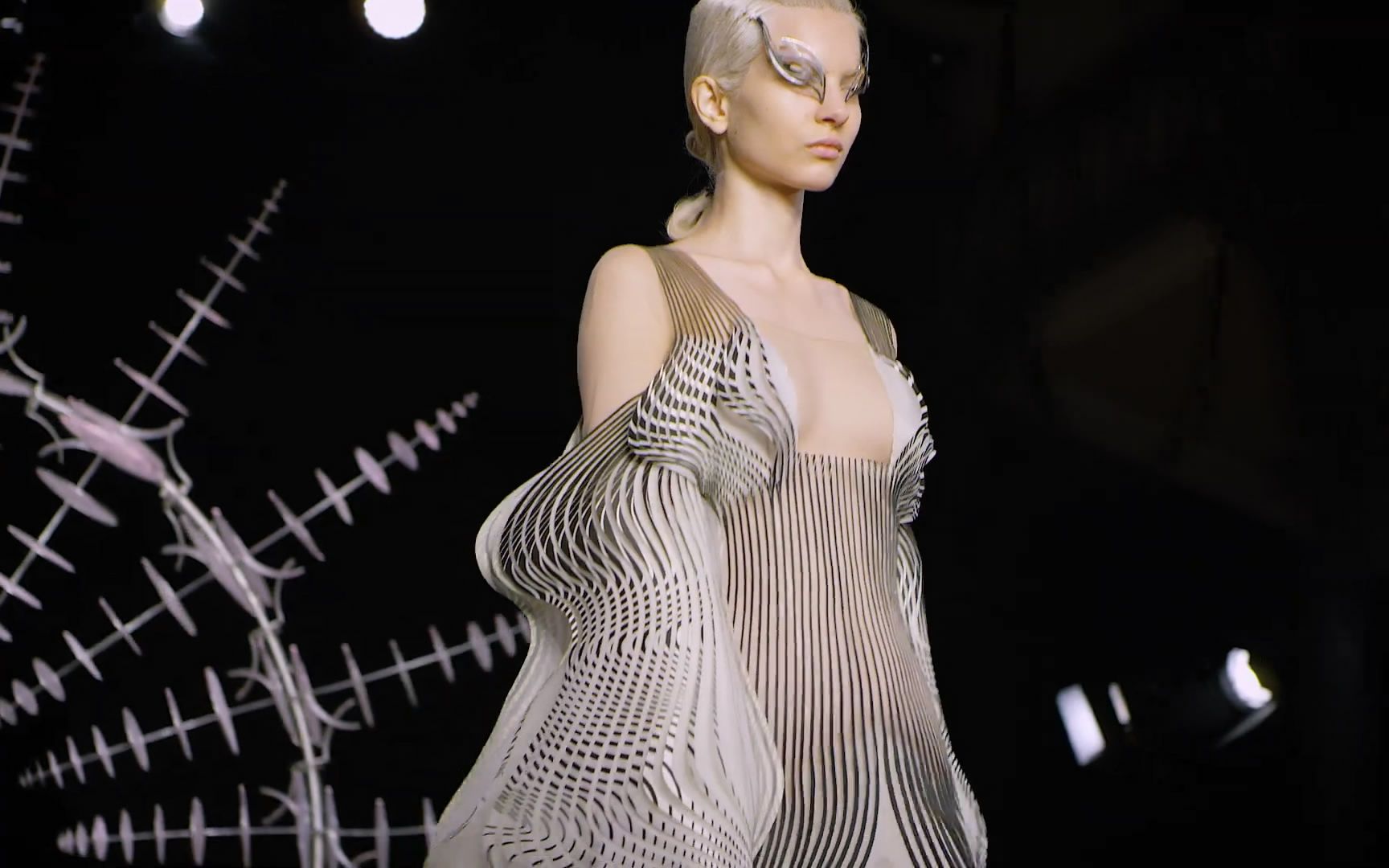 [图]【艾里斯·范·荷本 | Iris van Herpen | Hypnosis系列高级服饰】