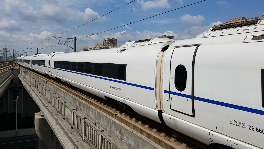 大鲨鱼进站了!中国高铁稀有车型之一crh380cl!