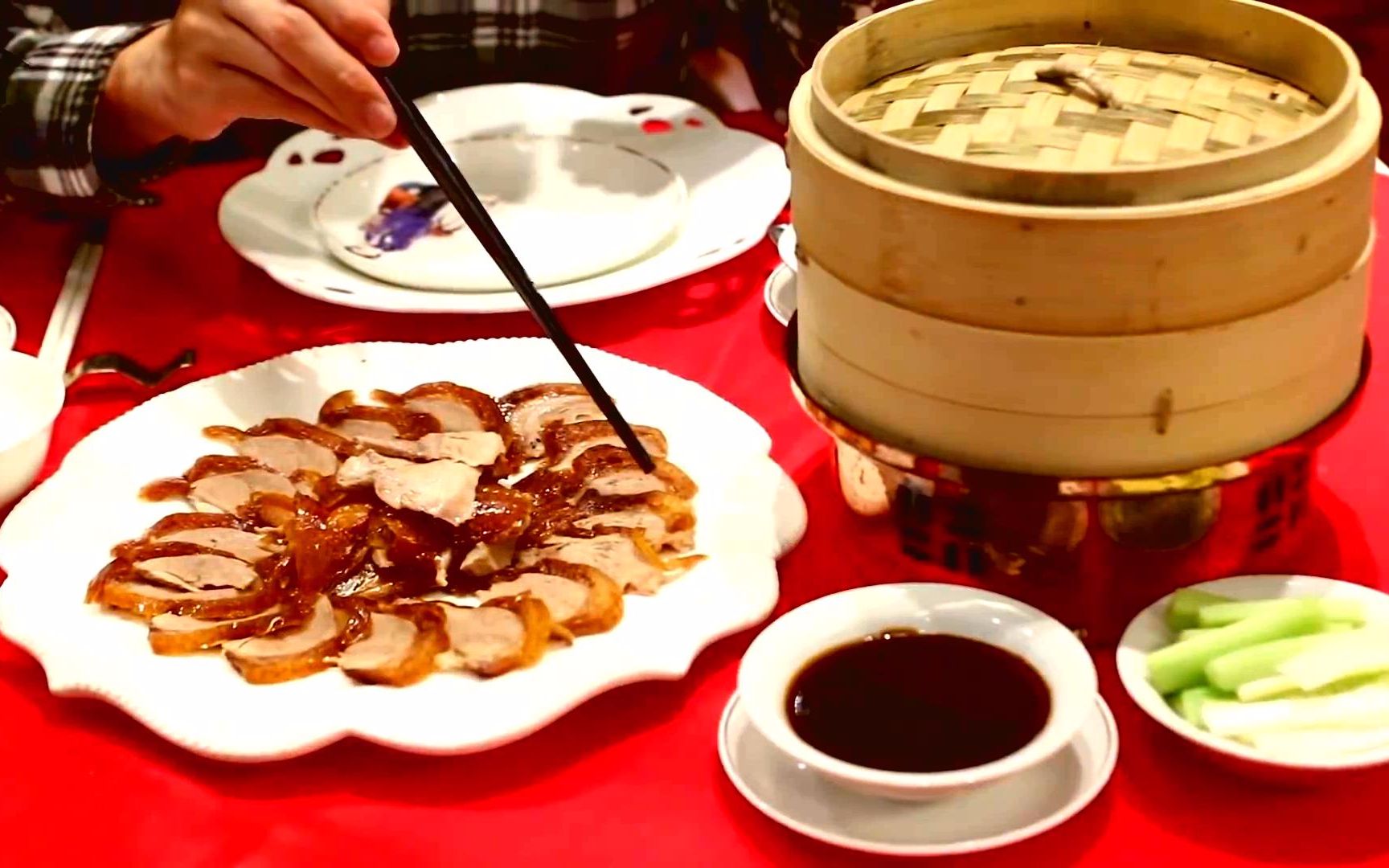 进京赶烤鸭 全聚德大董都听说过 可曾知道北京烤鸭两大门派?