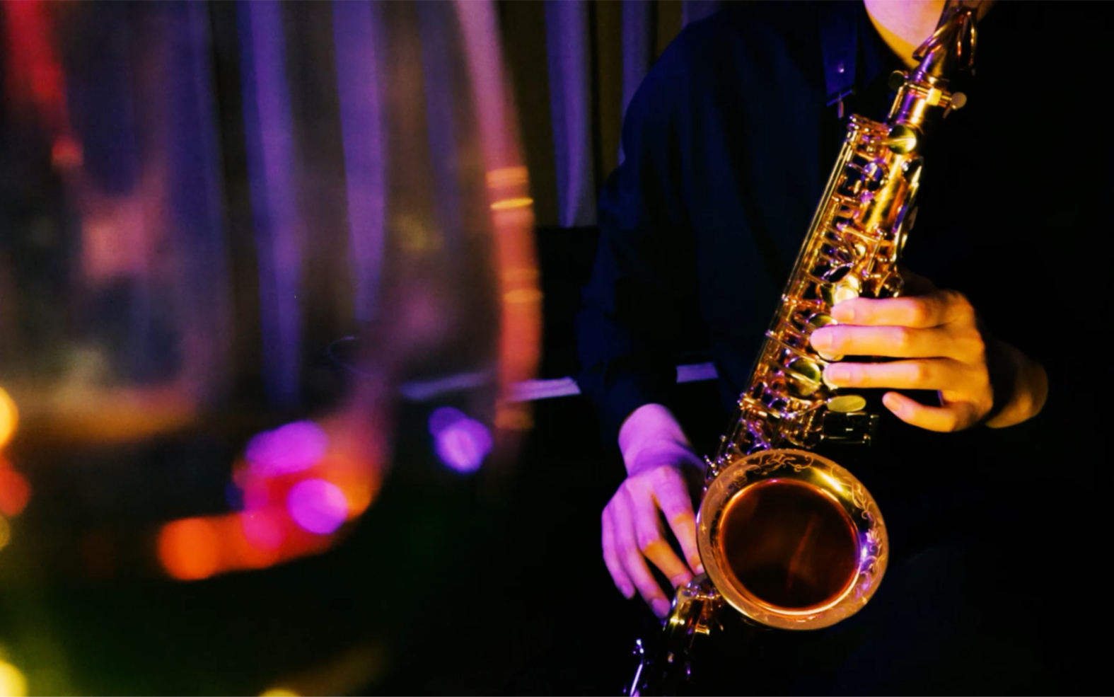 流行萨克斯忽然之间想你算是安慰还是悲哀