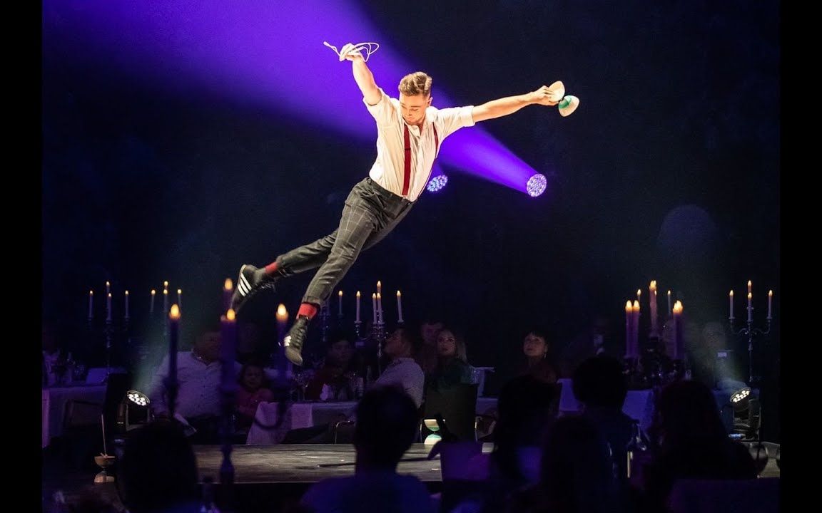 [图]Diabolo Act "UP" on Dirty Diana, Calypso Dinnershow 2021