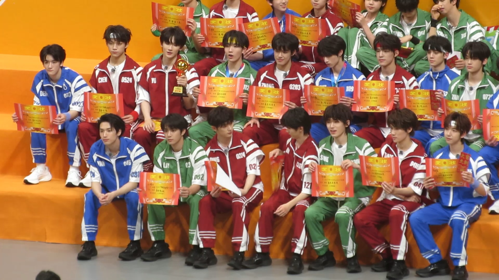 tf家族夏季运动会大合照环节