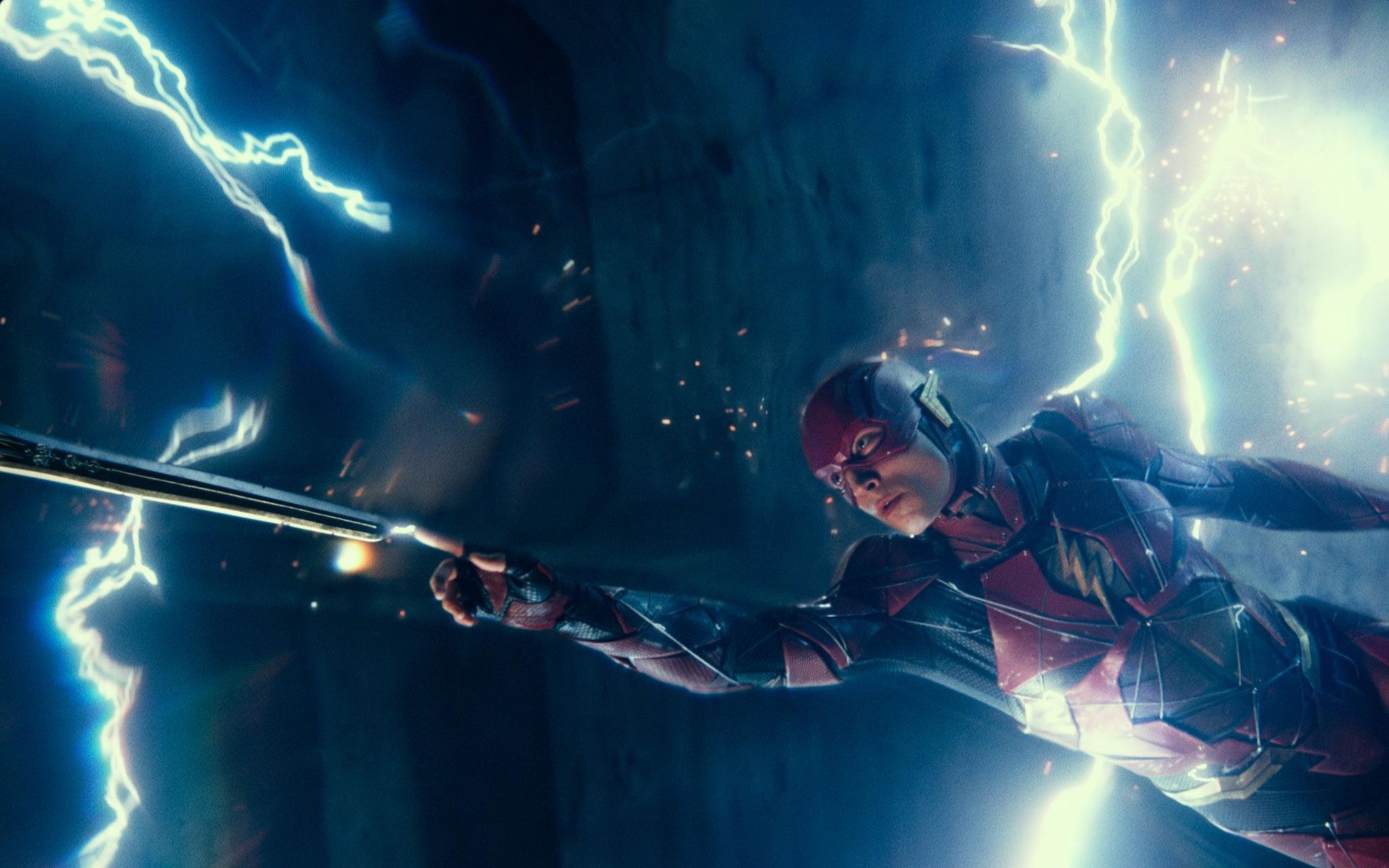 黑闪居然是闪电侠的未来身!