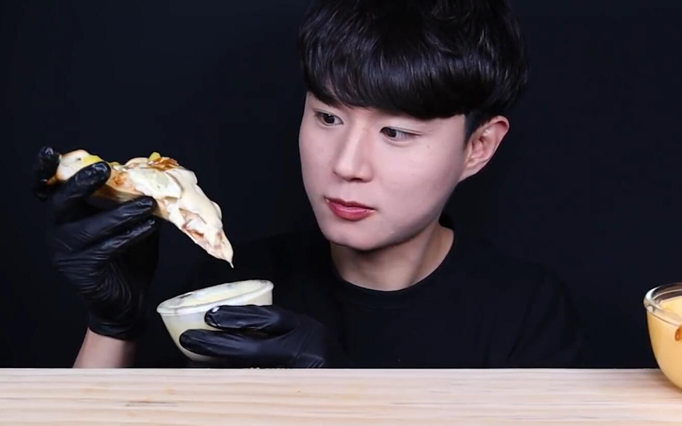 【大口吃播】kgxhwang 今天吃土豆披萨配上意大利面